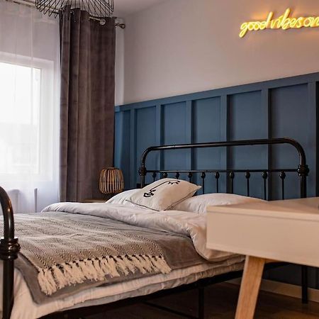 Blue Moon. Cozy Apartment Near Iulius Mall Kolozsvár Kültér fotó