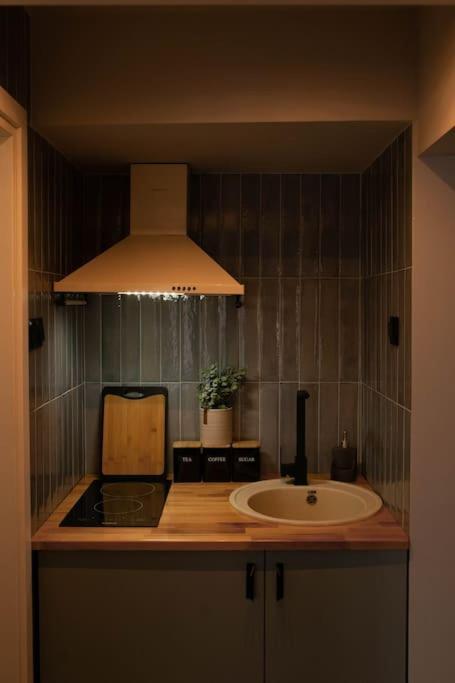 Blue Moon. Cozy Apartment Near Iulius Mall Kolozsvár Kültér fotó