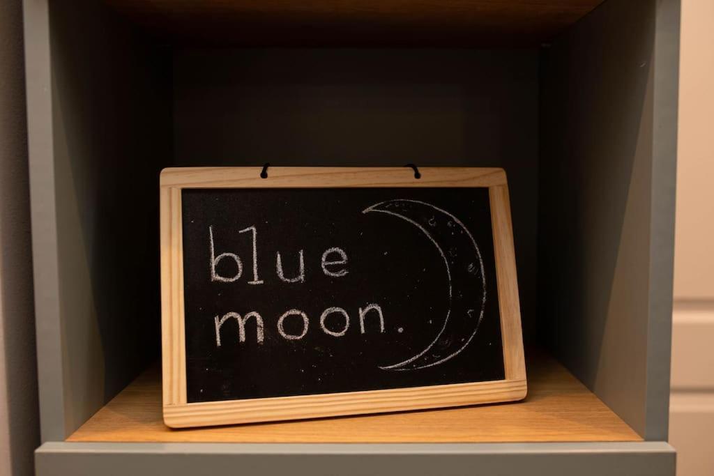 Blue Moon. Cozy Apartment Near Iulius Mall Kolozsvár Kültér fotó